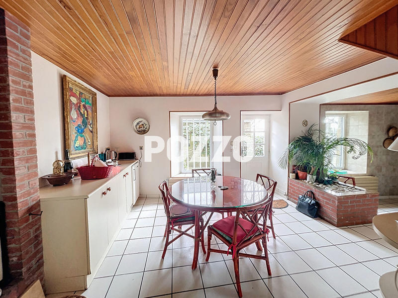 Maison - 420 m² - 12 pièces