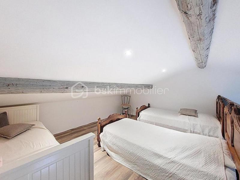 Maison - 254 m² - 8 pièces