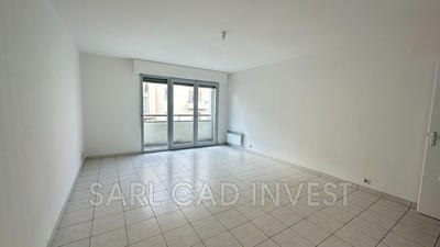 Appartement - 72 m² - 3 pièces