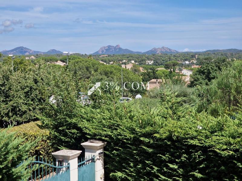 Villa - 300 m² - 15 pièces