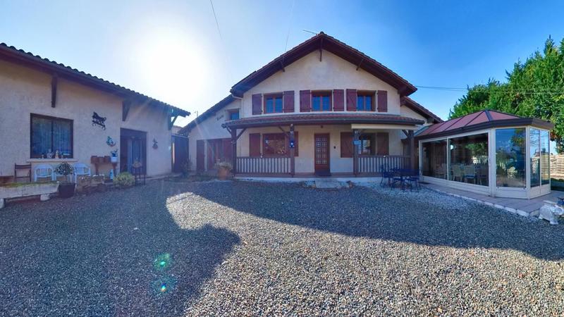 Propriété - 186 m² - 7 pièces