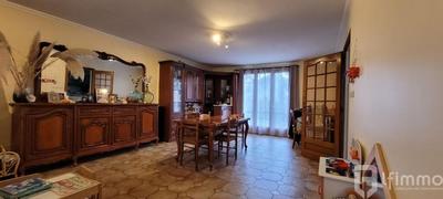 Maison - 200 m² - 7 pièces