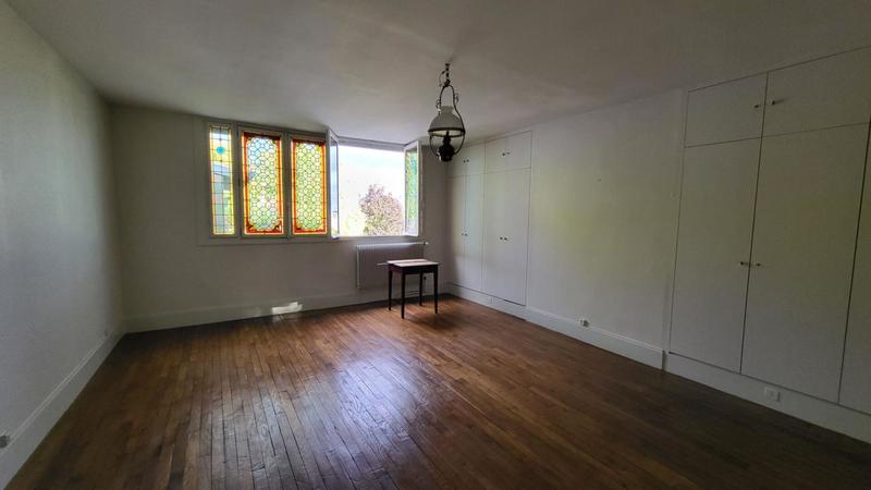 Maison - 277 m² - 8 pièces