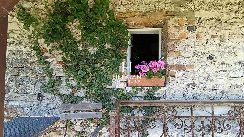 Maison - 468 m² - 10 pièces