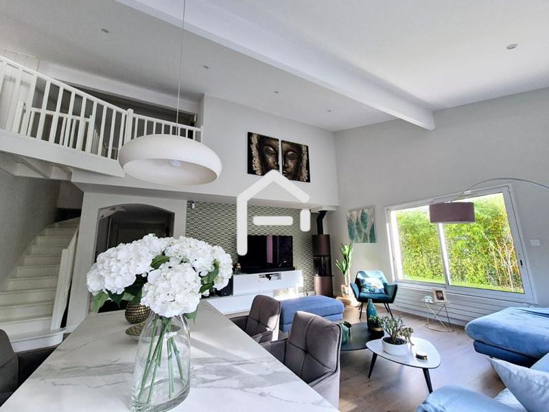 Maison - 170 m² - 6 pièces