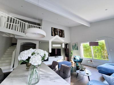 Maison - 170 m² - 6 pièces