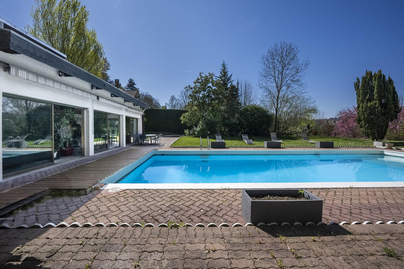 Maison - 753 m² - 15 pièces