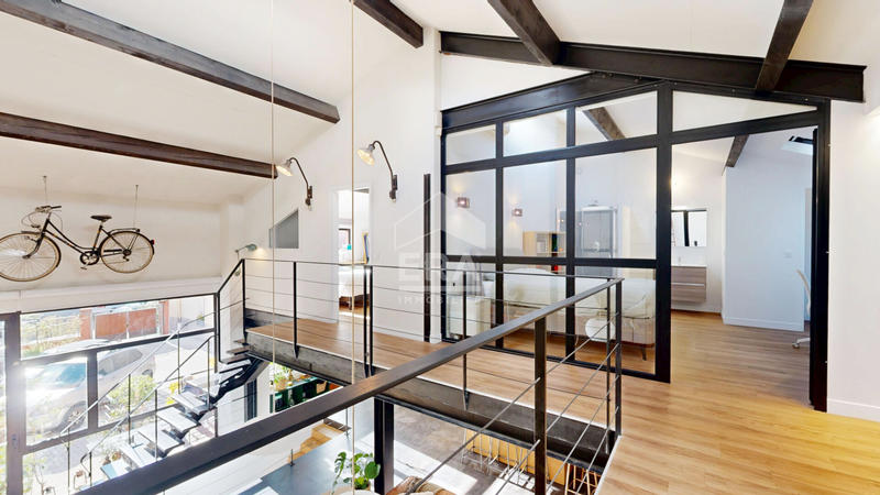 Appartement - 225 m² - 6 pièces