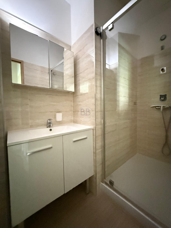 Immeuble - 740 m² - 40 pièces