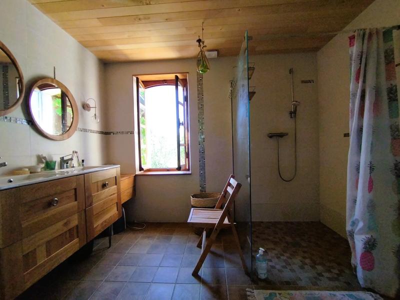 Maison - 260 m² - 10 pièces