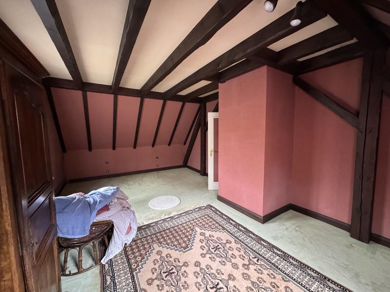 Maison - 236 m² - 7 pièces