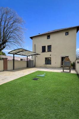 Demeure - 202 m² - 8 pièces