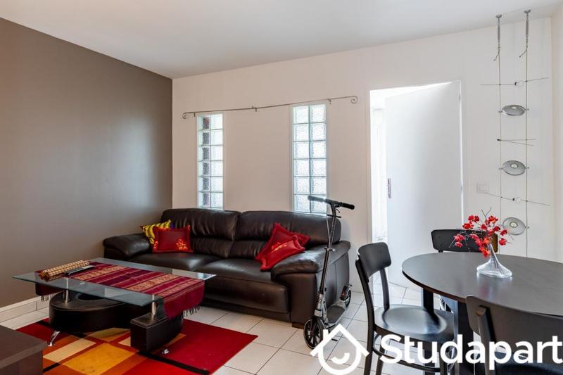 Chambre - 12 m² - 1 pièce