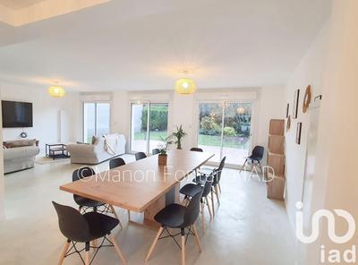 Maison - 246 m² - 11 pièces