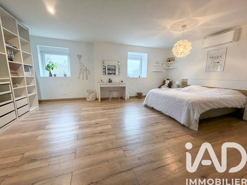 Maison - 333 m² - 7 pièces