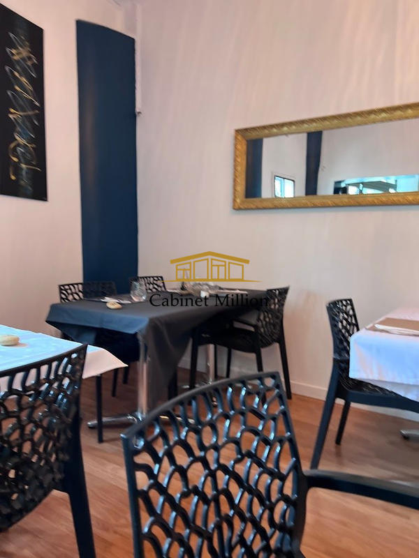 Local commercial - 341 m²