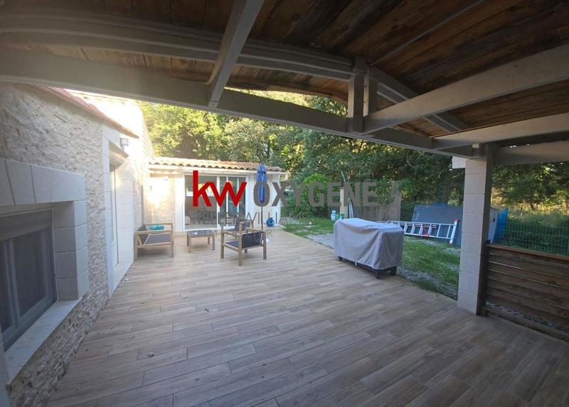 Maison - 215 m² - 9 pièces