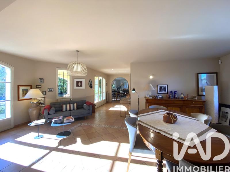 Maison - 204 m² - 7 pièces