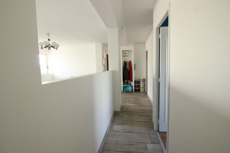 Appartement - 81 m² - 7 pièces
