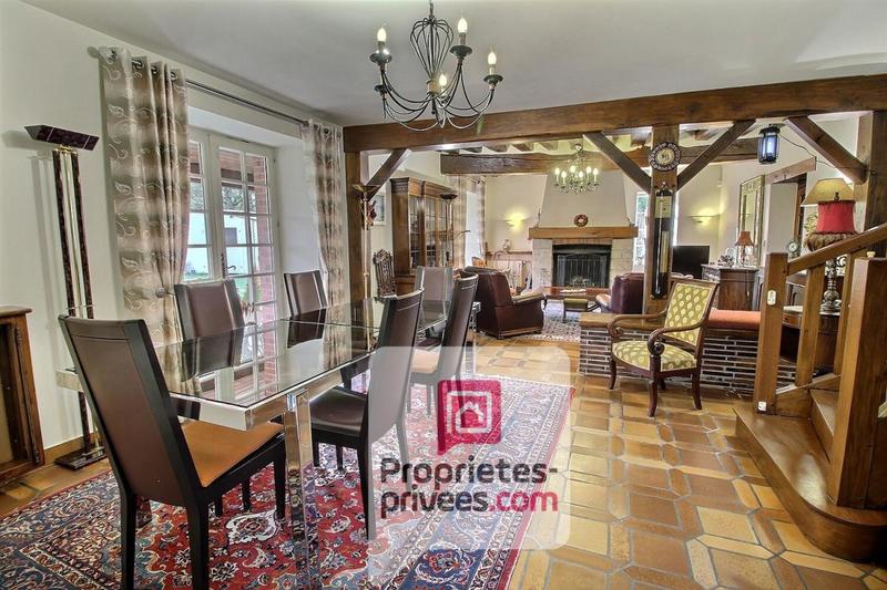 Maison - 210 m² - 8 pièces