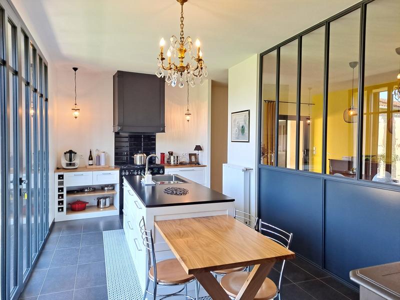 Maison - 390 m² - 10 pièces