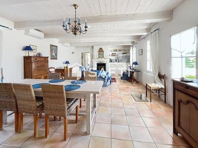 Maison - 135 m² - 4 pièces