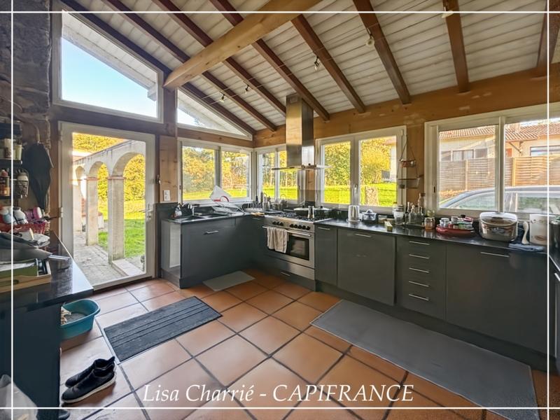 Maison en pierre - 236 m² - 8 pièces