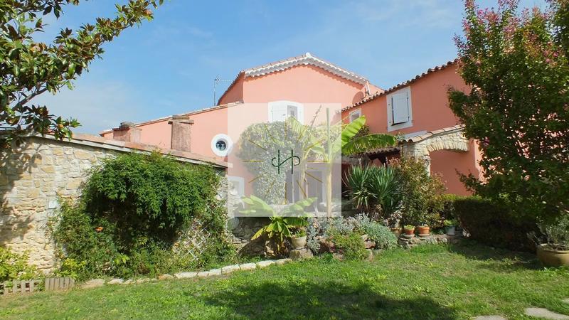 Maison - 182 m² - 7 pièces