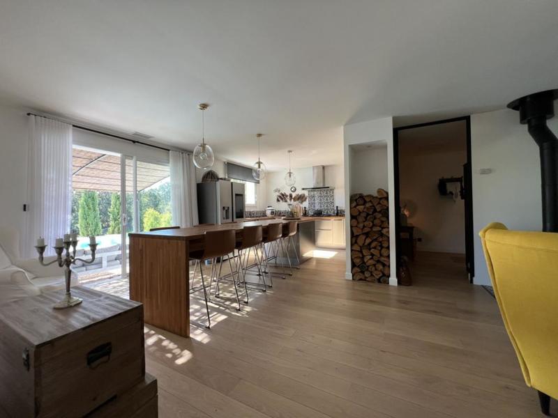 Propriété - 157 m² - 6 pièces