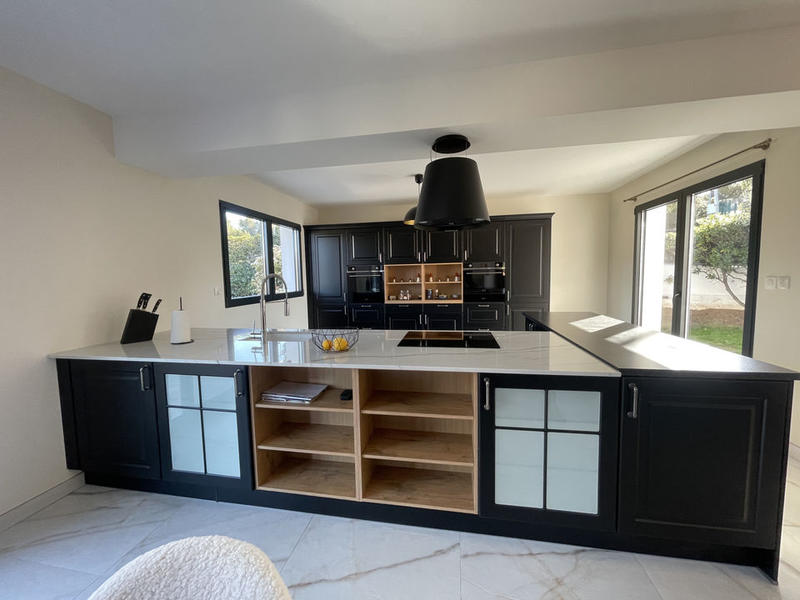 Villa - 285 m² - 6 pièces