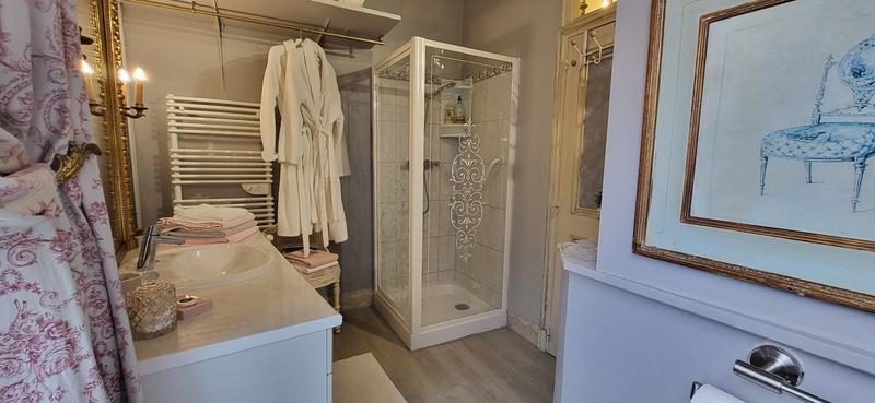 Maison - 200 m² - 8 pièces