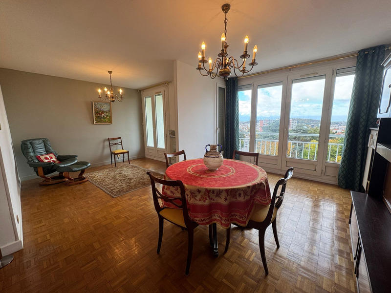 Appartement - 75 m² - 4 pièces