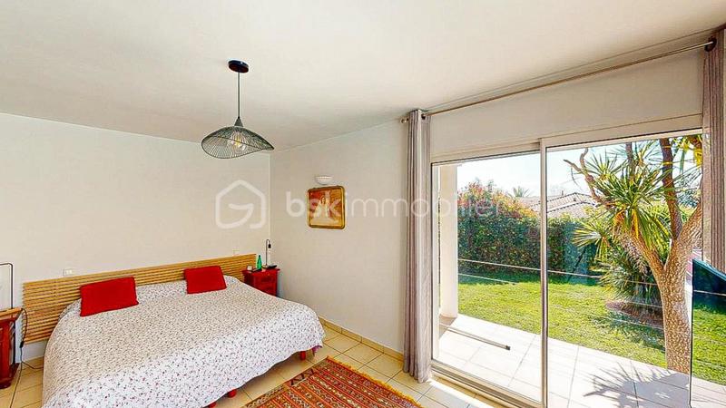 Propriété - 375 m² - 11 pièces