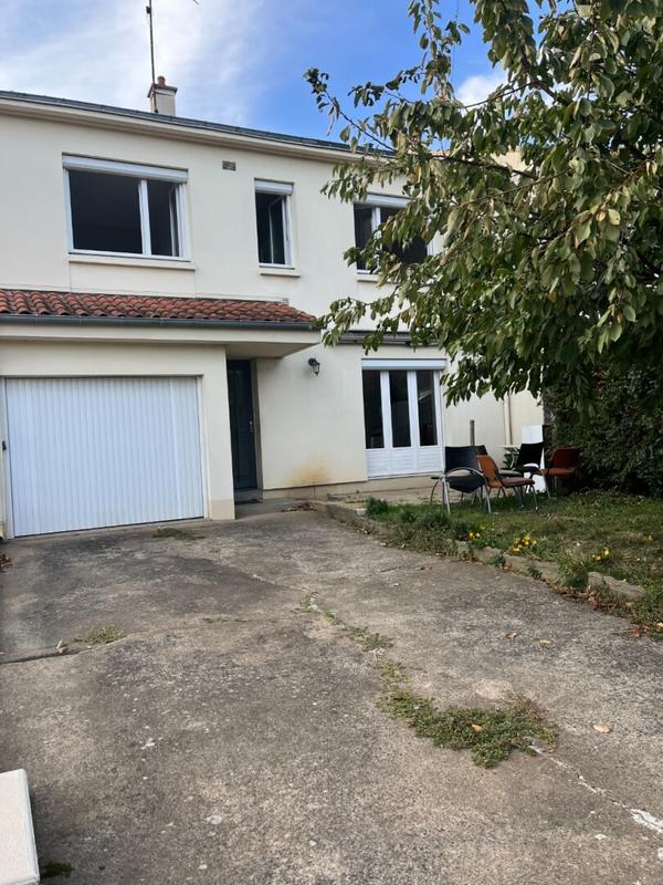 Maison - 94 m² - 5 pièces