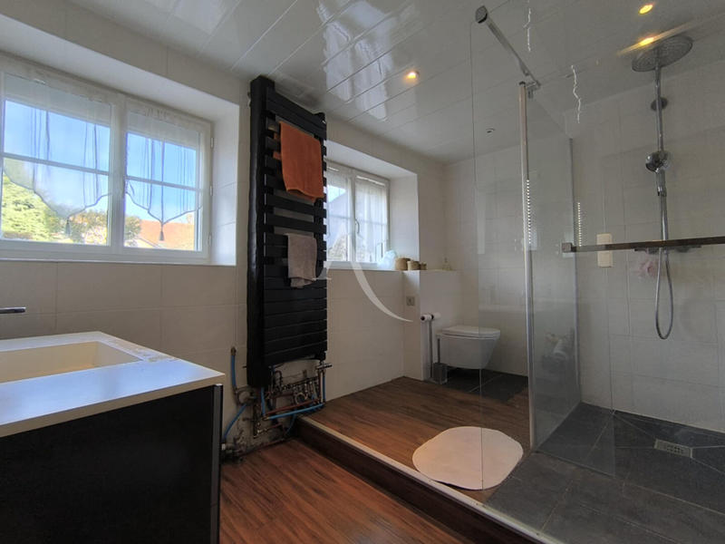 Maison - 333 m² - 9 pièces