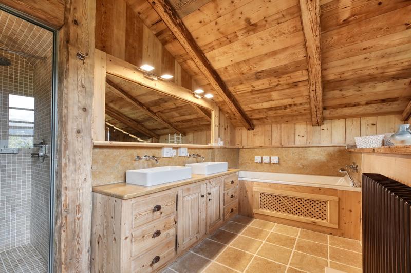 Châlet - 365 m² - 15 pièces