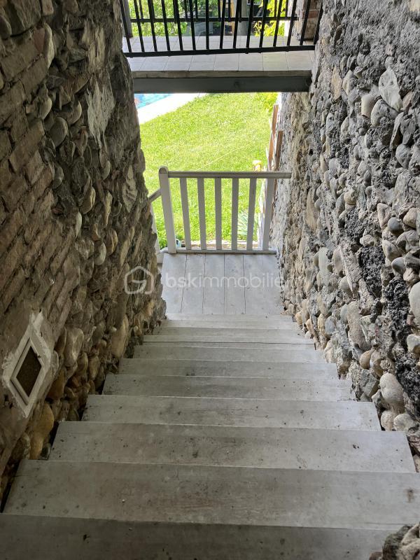 Demeure - 252 m² - 11 pièces