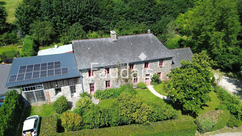 Maison - 174 m² - 9 pièces