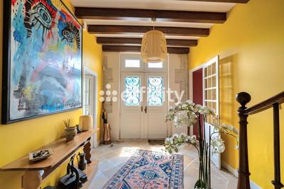 Maison - 310 m² - 11 pièces