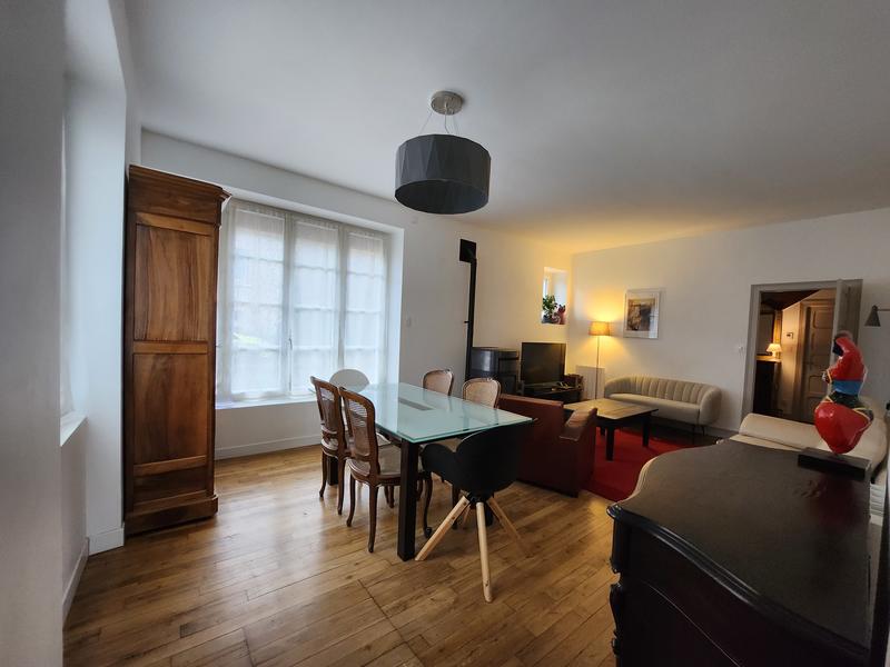 Maison - 141 m² - 7 pièces