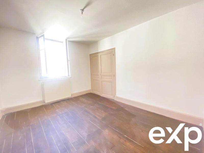 Maison - 215 m² - 11 pièces