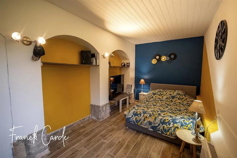 Propriété - 268 m² - 11 pièces