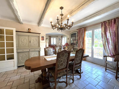 Maison - 188 m² - 9 pièces