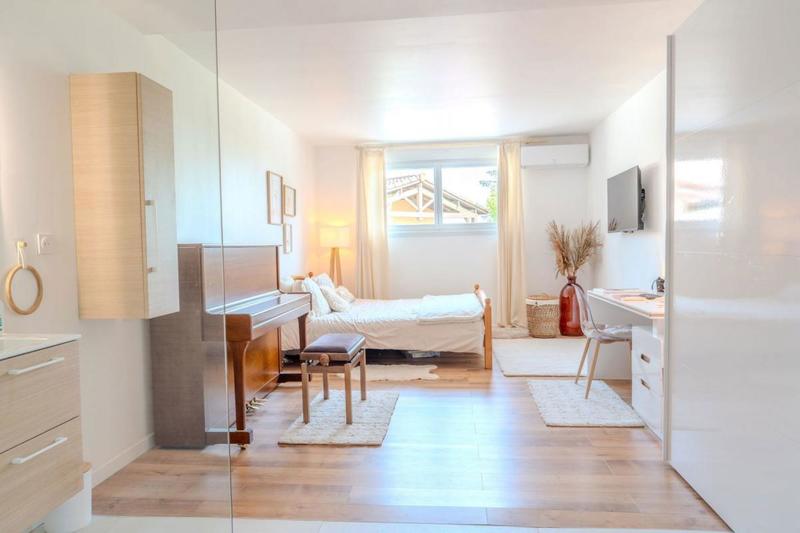 Maison - 210 m² - 5 pièces