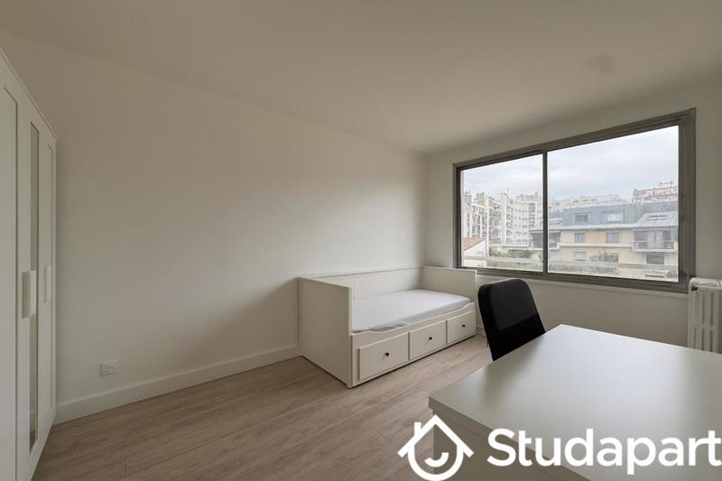 Chambre - 13 m² - 1 pièce