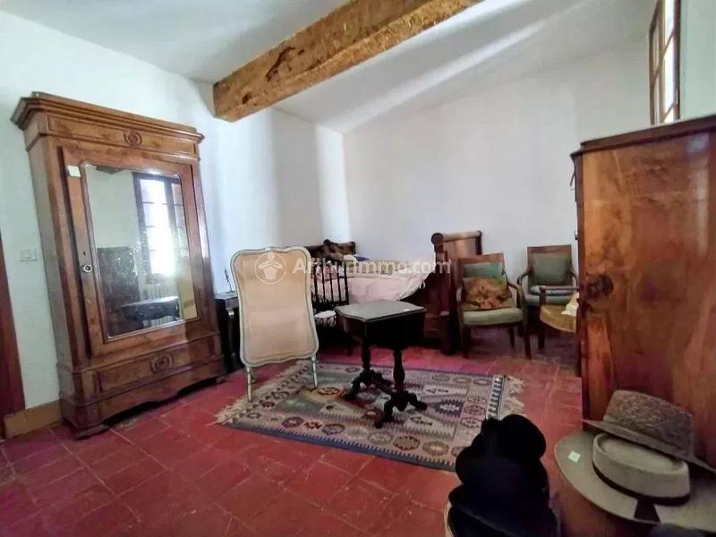 Maison - 221 m² - 7 pièces