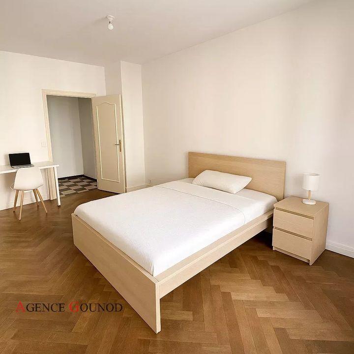 Appartement - 83 m² - 3 pièces