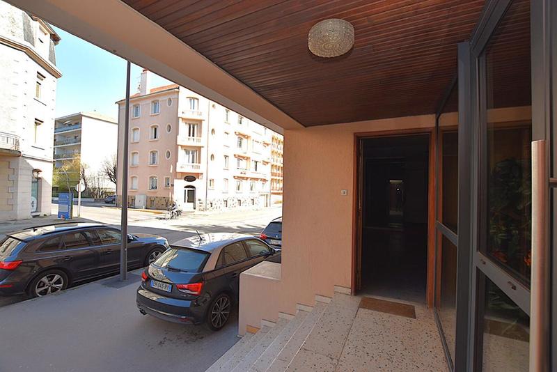 Local commercial - 94 m² - 2 pièces