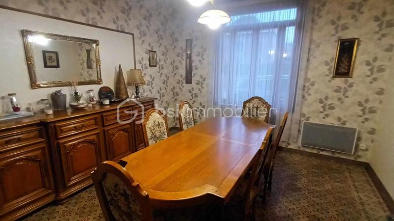 Demeure - 200 m² - 7 pièces