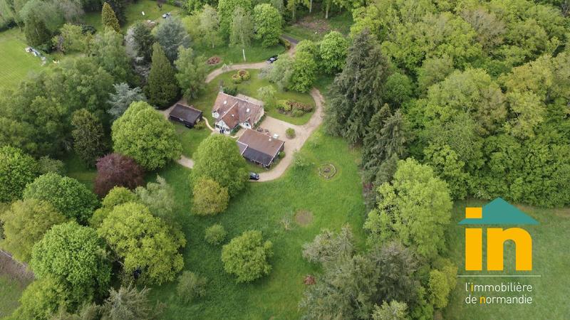 Demeure - 216 m² - 9 pièces